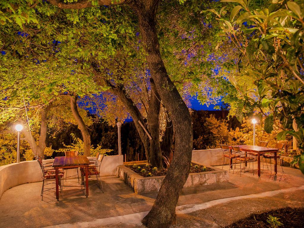 Pansion Nobel Hotel Petrovac Exterior photo