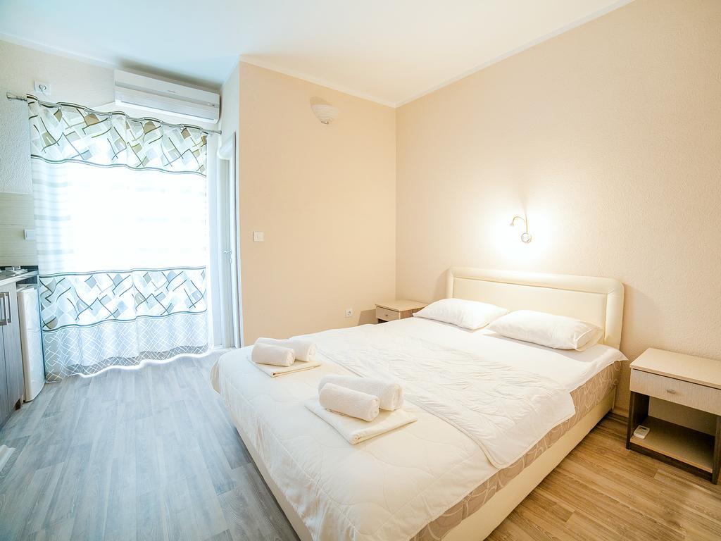 Pansion Nobel Hotel Petrovac Room photo