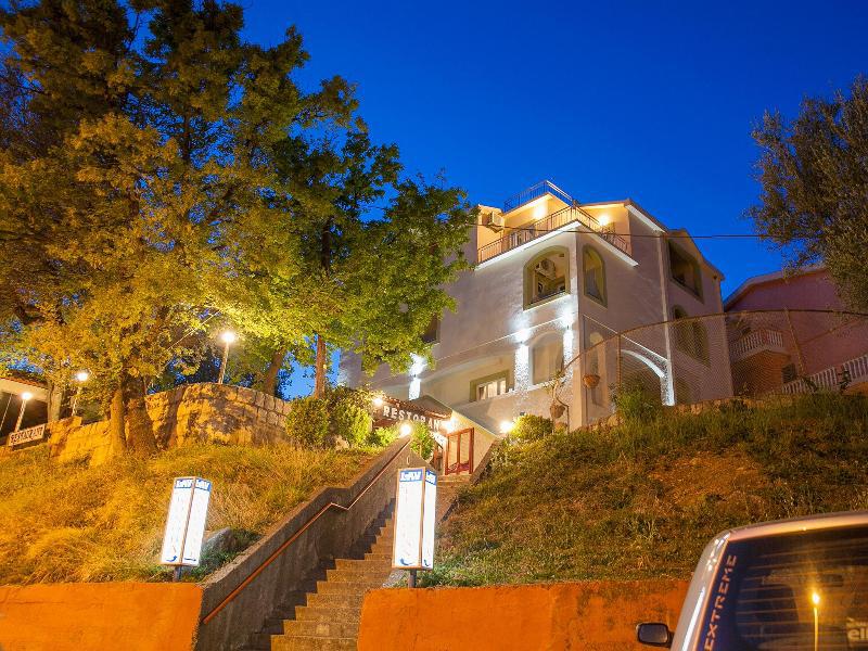 Pansion Nobel Hotel Petrovac Exterior photo