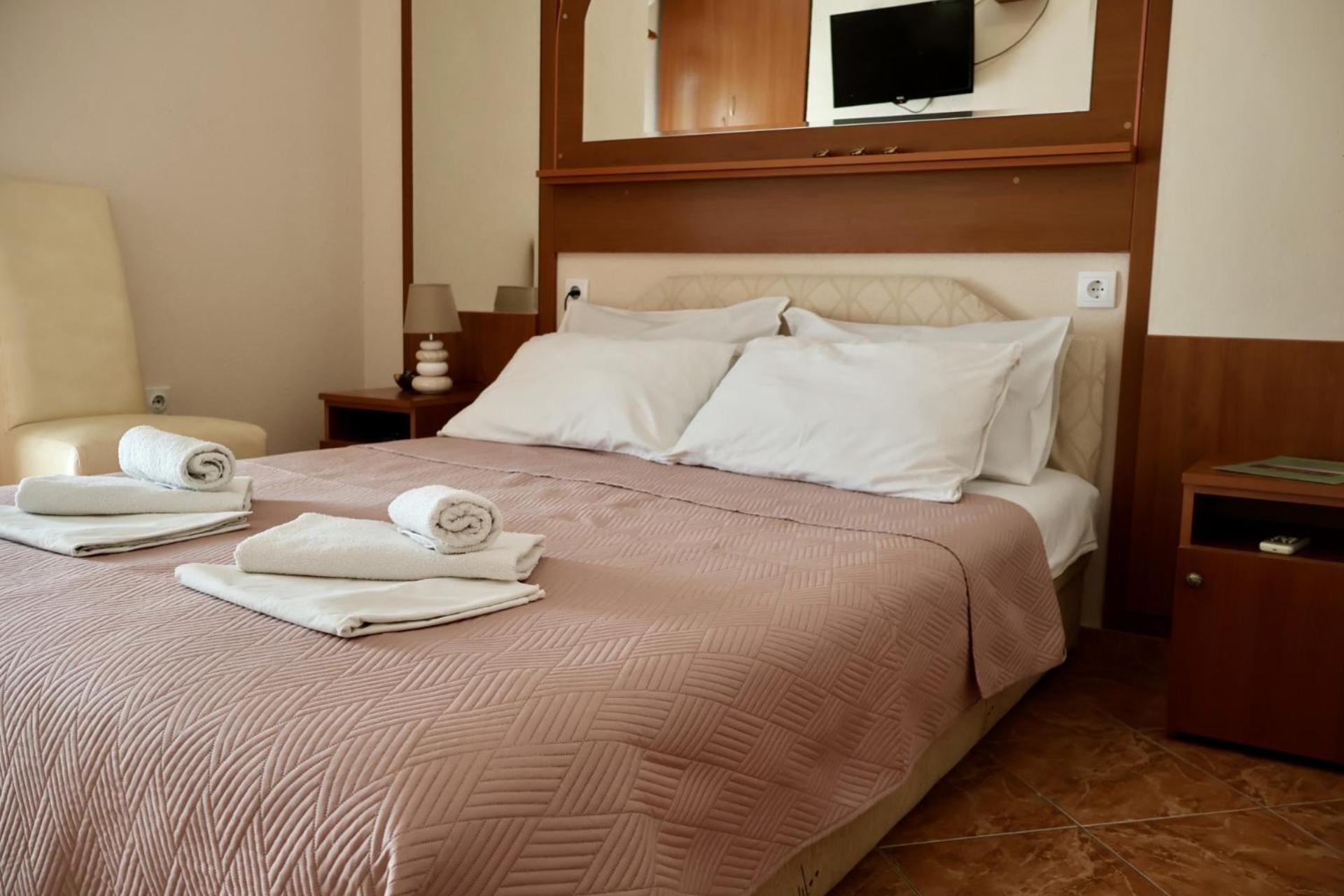 Pansion Nobel Hotel Petrovac Exterior photo