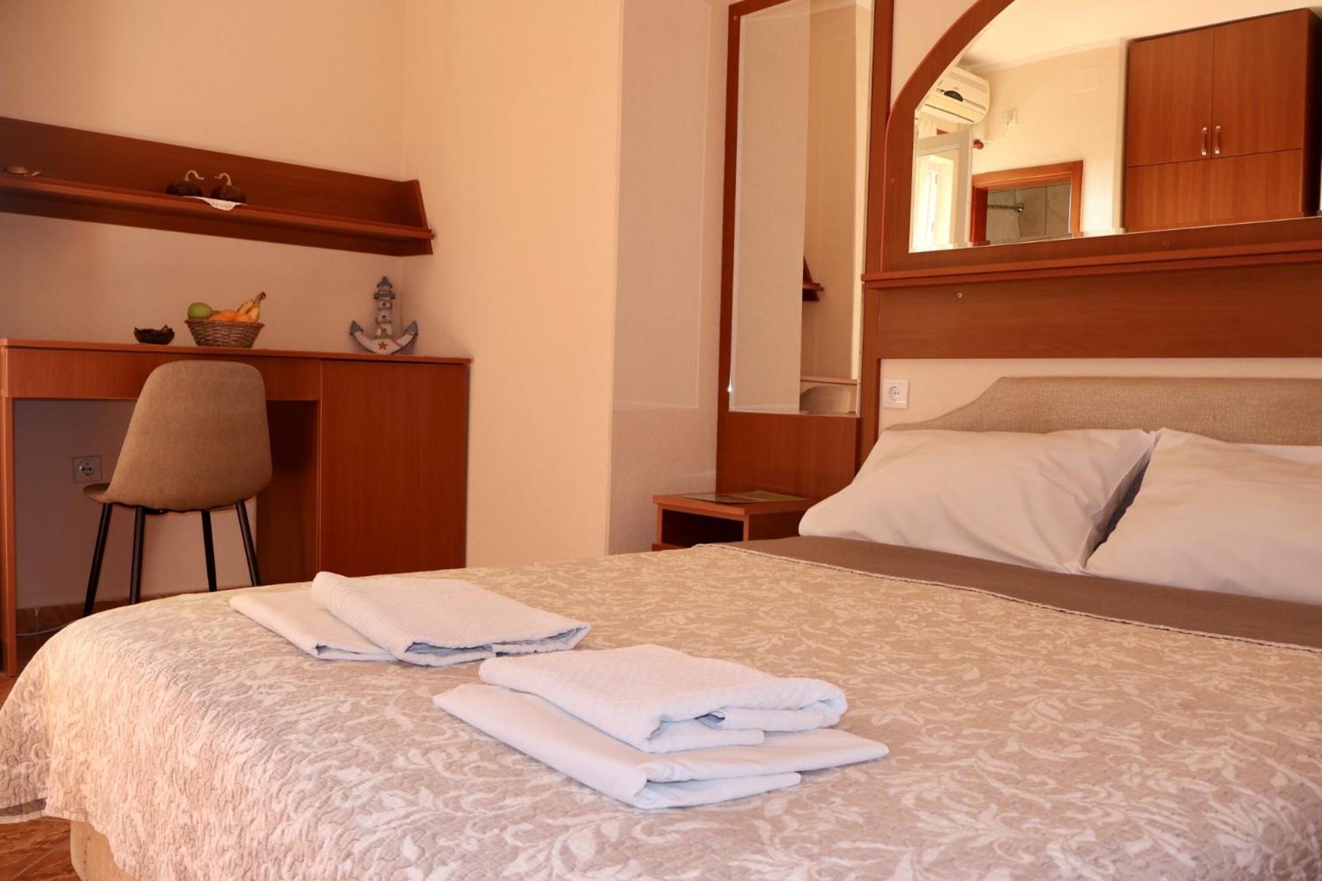 Pansion Nobel Hotel Petrovac Exterior photo