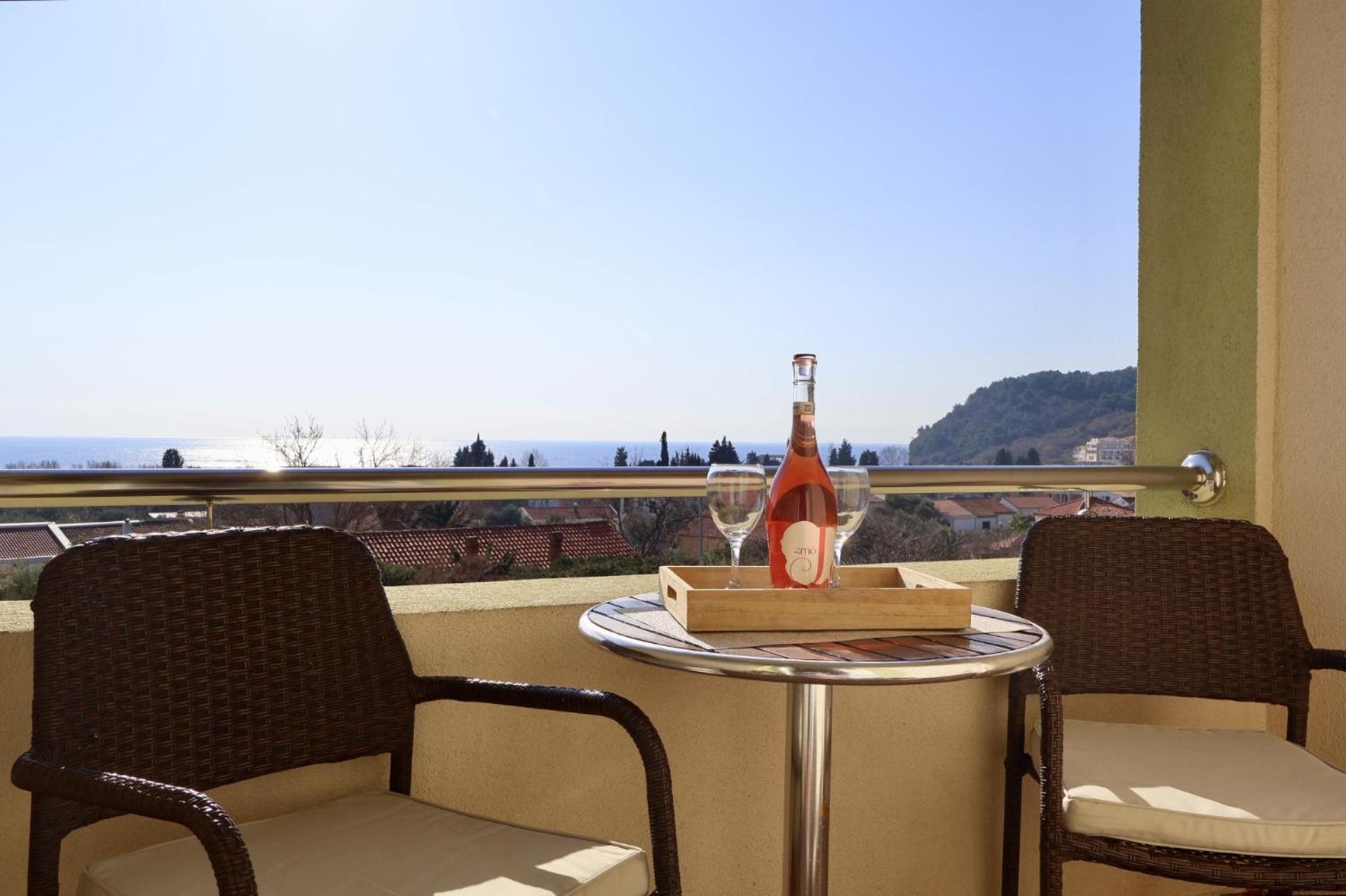 Pansion Nobel Hotel Petrovac Exterior photo