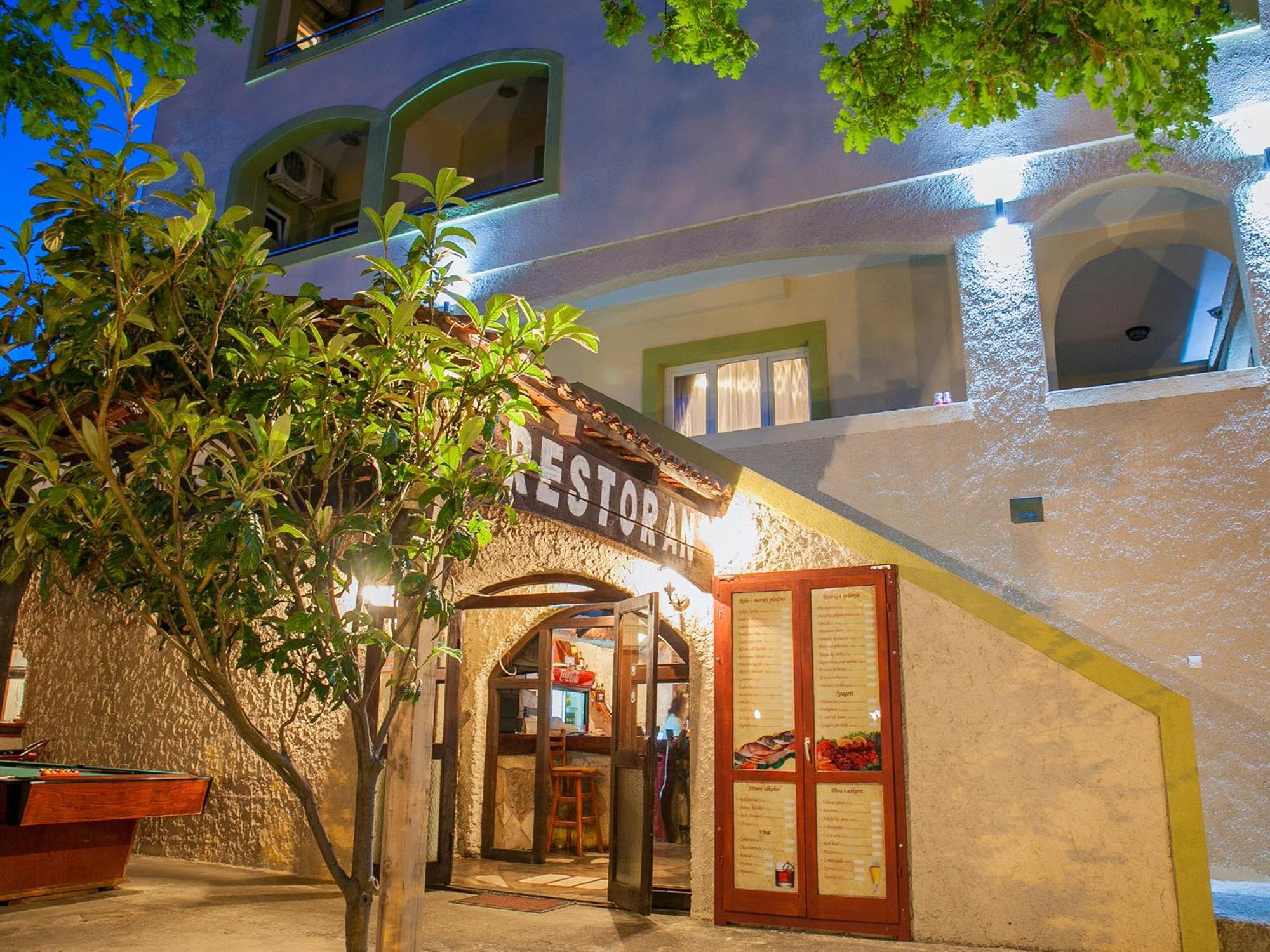 Pansion Nobel Hotel Petrovac Exterior photo