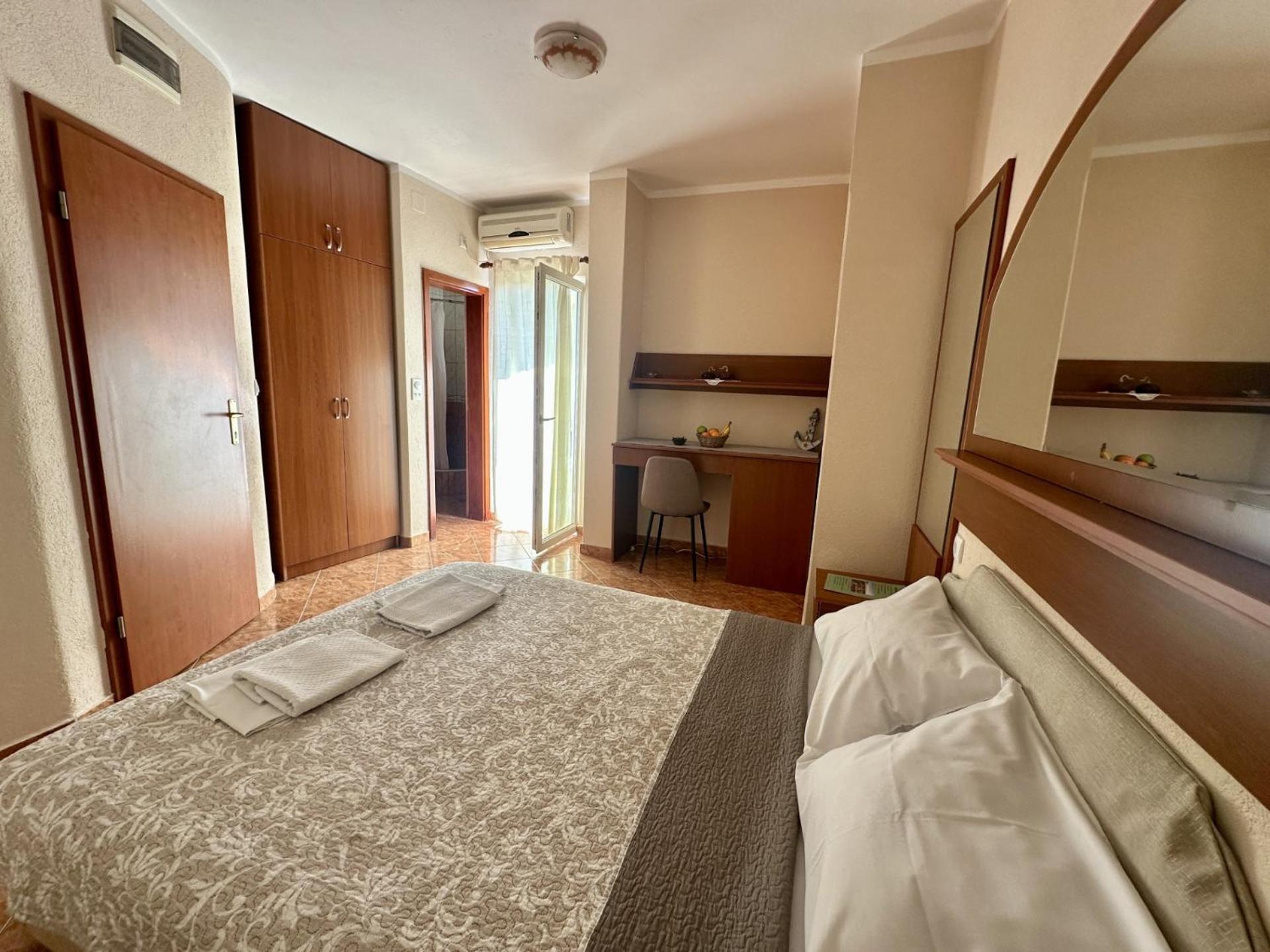 Pansion Nobel Hotel Petrovac Exterior photo