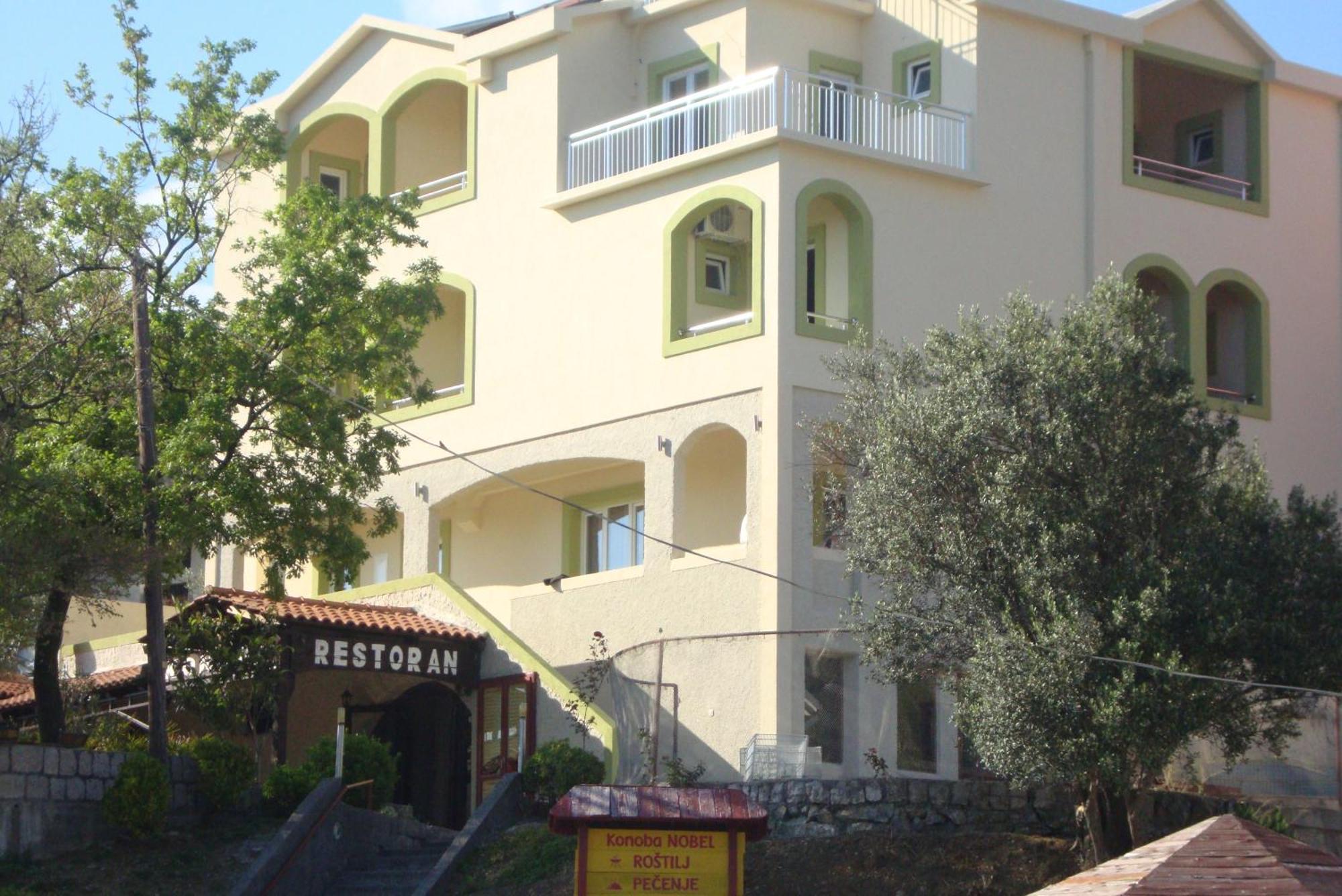 Pansion Nobel Hotel Petrovac Exterior photo