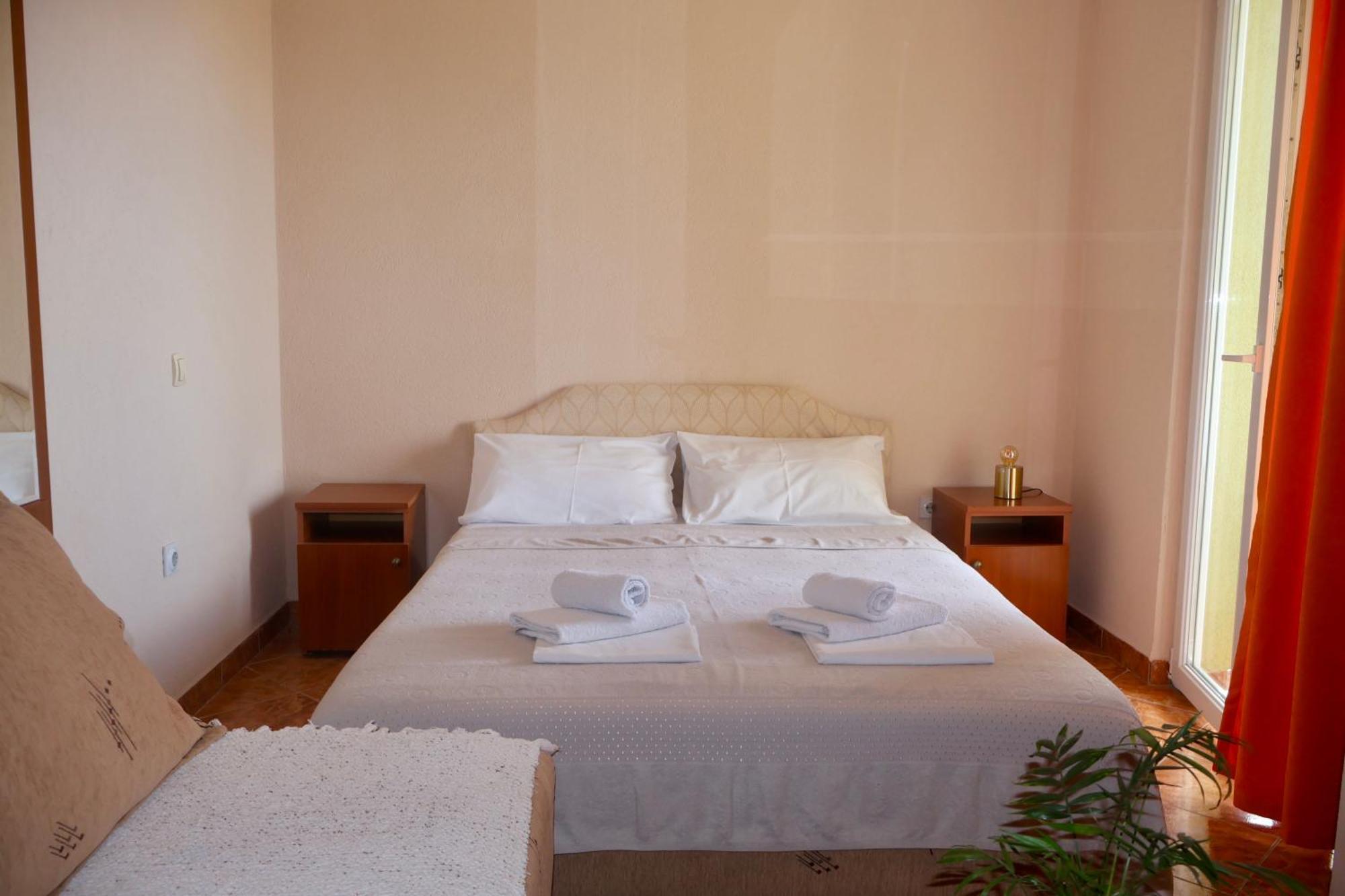 Pansion Nobel Hotel Petrovac Room photo