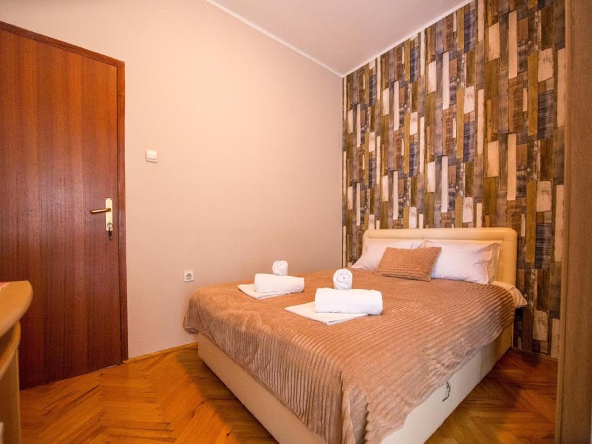 Pansion Nobel Hotel Petrovac Exterior photo